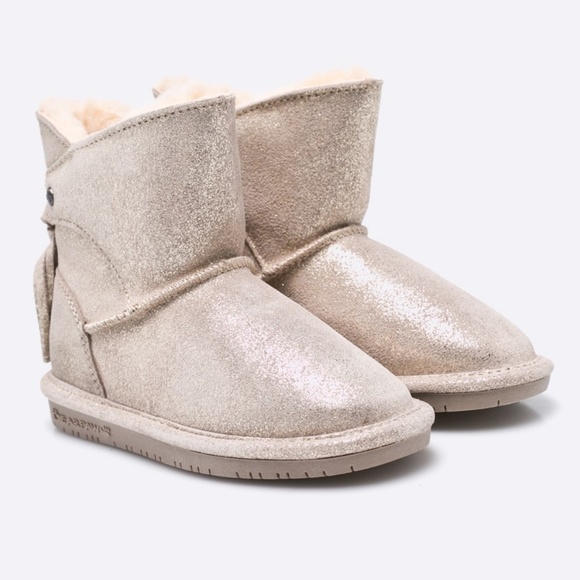 New Bearpaw Boots (5 youth/~7 women) - Picture 4 of 6